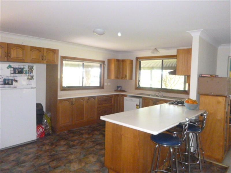 805A Falls Road, Falls Creek NSW 2540