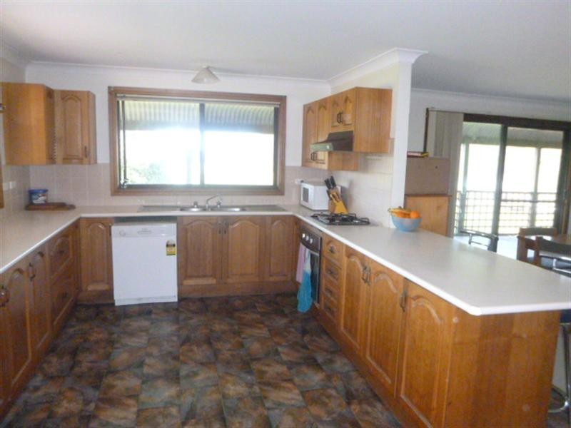 805A Falls Road, Falls Creek NSW 2540