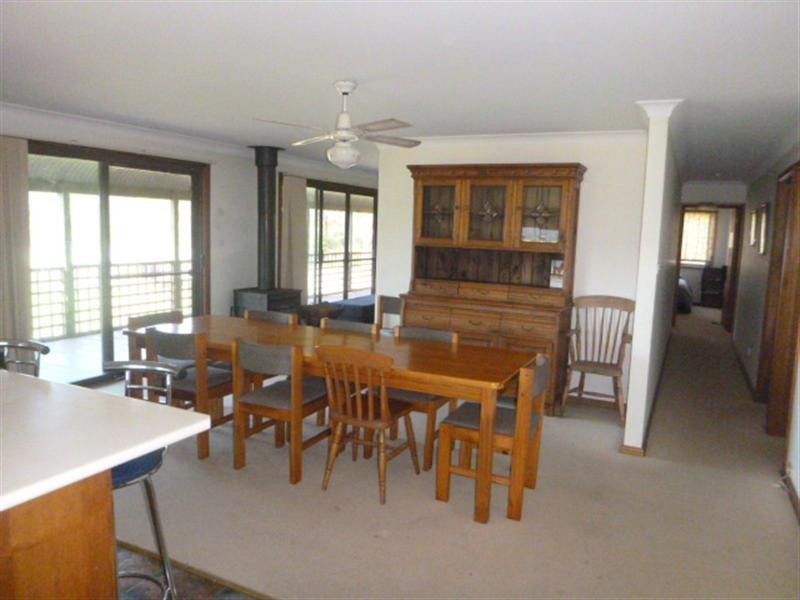 805A Falls Road, Falls Creek NSW 2540