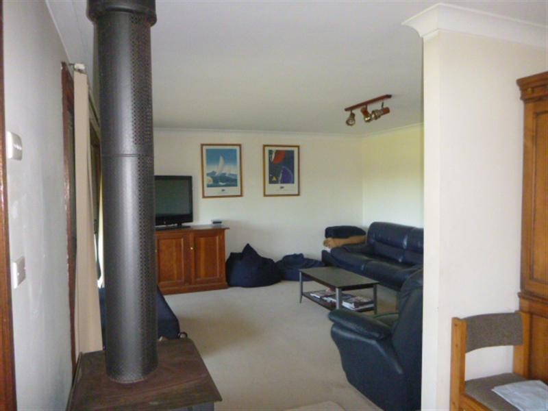 805A Falls Road, Falls Creek NSW 2540