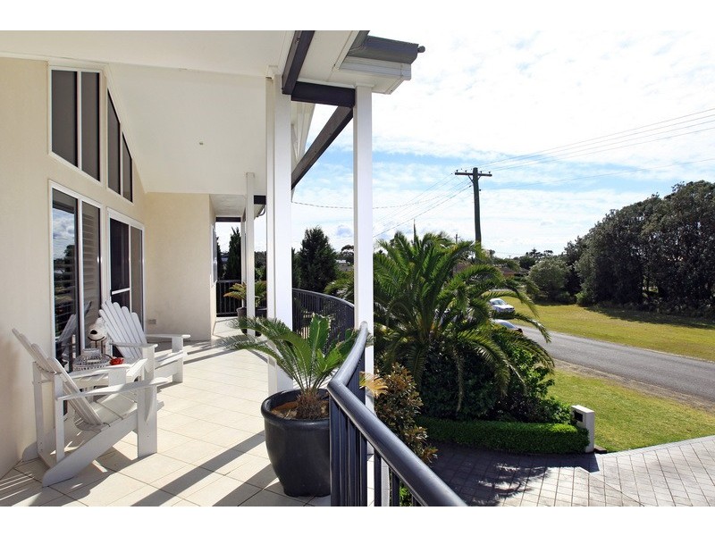 25 Woolstencraft Street, Shoalhaven Heads NSW 2535