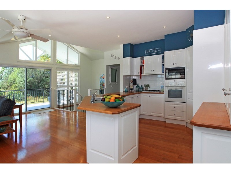 25 Woolstencraft Street, Shoalhaven Heads NSW 2535