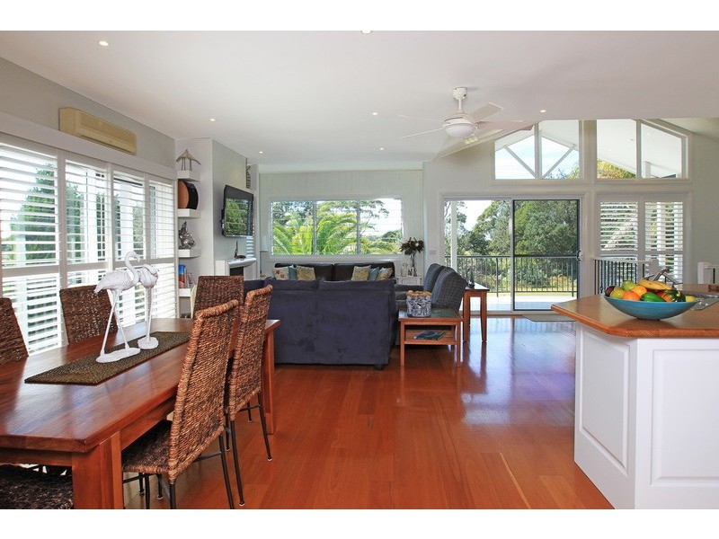 25 Woolstencraft Street, Shoalhaven Heads NSW 2535