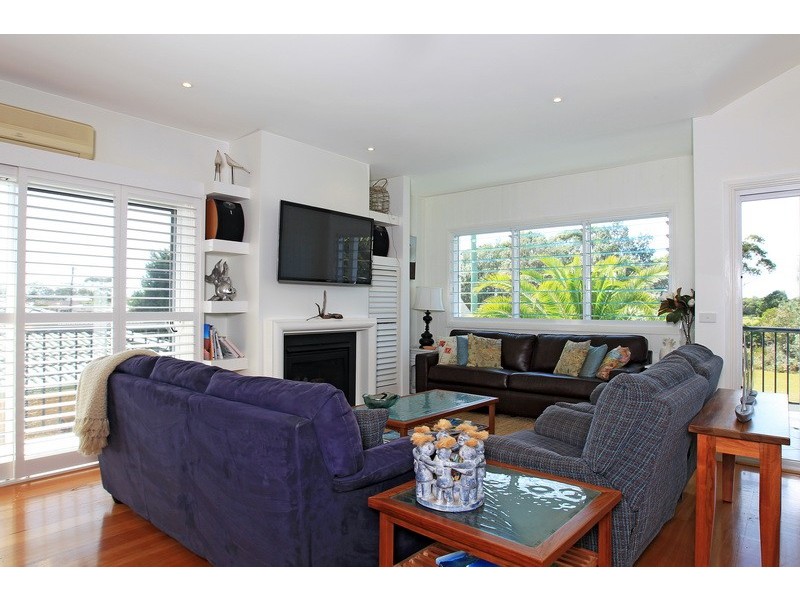 25 Woolstencraft Street, Shoalhaven Heads NSW 2535