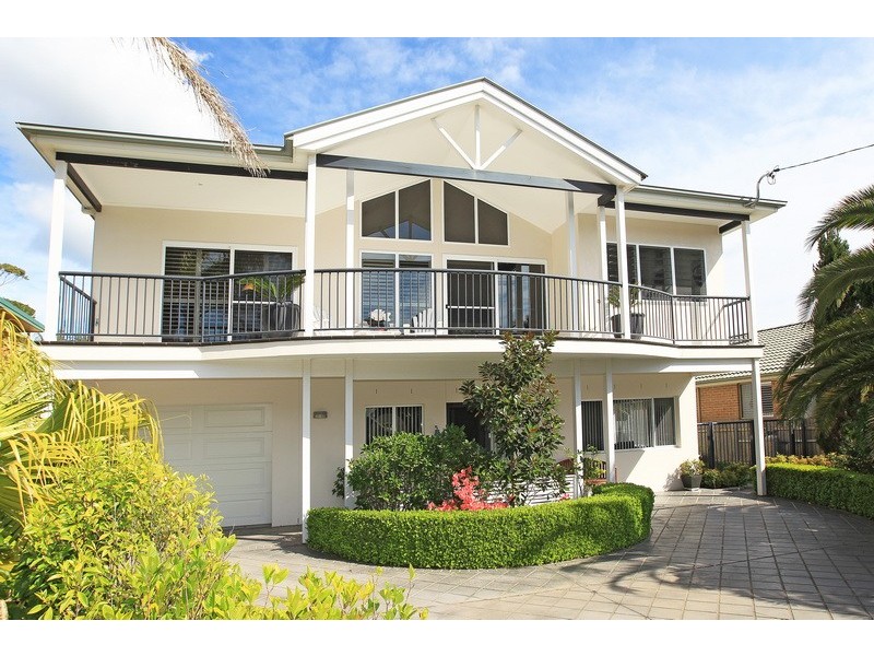 25 Woolstencraft Street, Shoalhaven Heads NSW 2535
