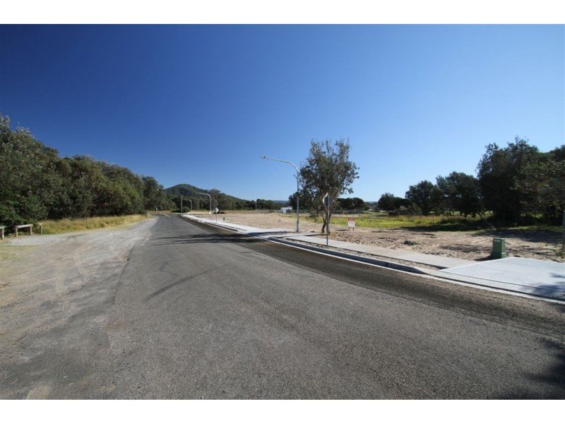 73 McIntosh St, Shoalhaven Heads NSW 2535