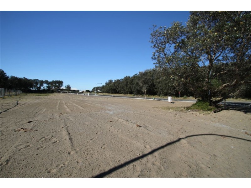 73 McIntosh St, Shoalhaven Heads NSW 2535