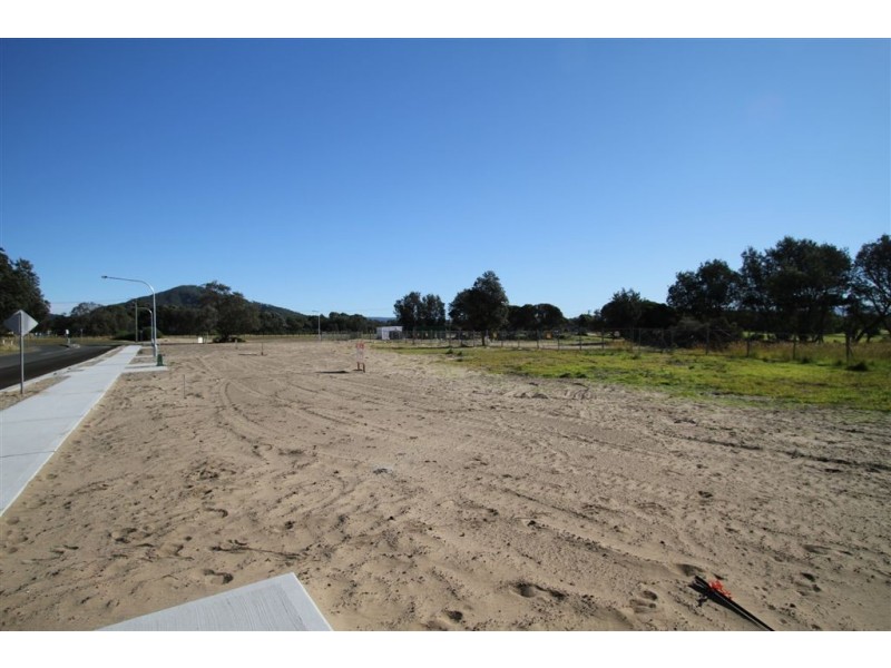 73 McIntosh St, Shoalhaven Heads NSW 2535