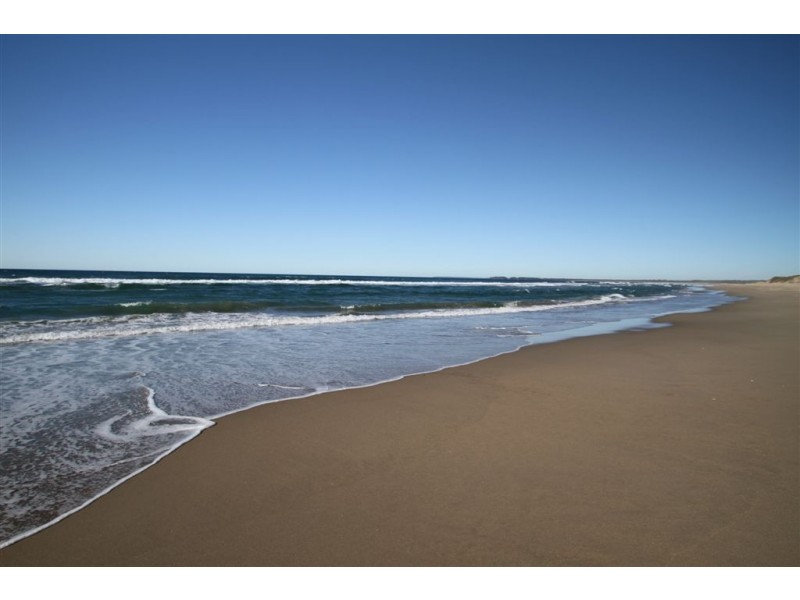 73 McIntosh St, Shoalhaven Heads NSW 2535