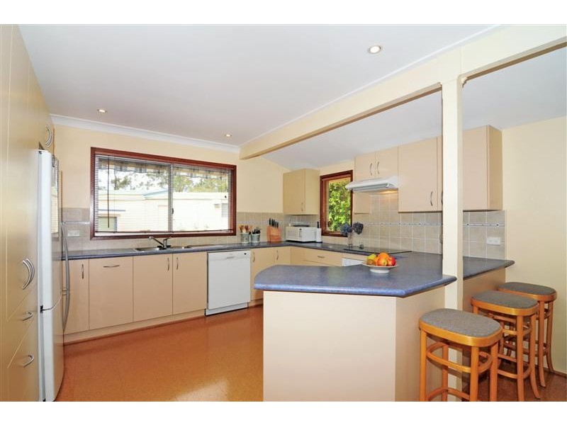 49 Woollamia Road, Falls Creek NSW 2540
