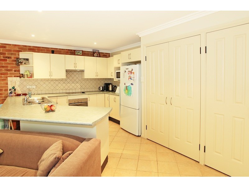 3/64 Brinnawarr Street, Bomaderry NSW 2541