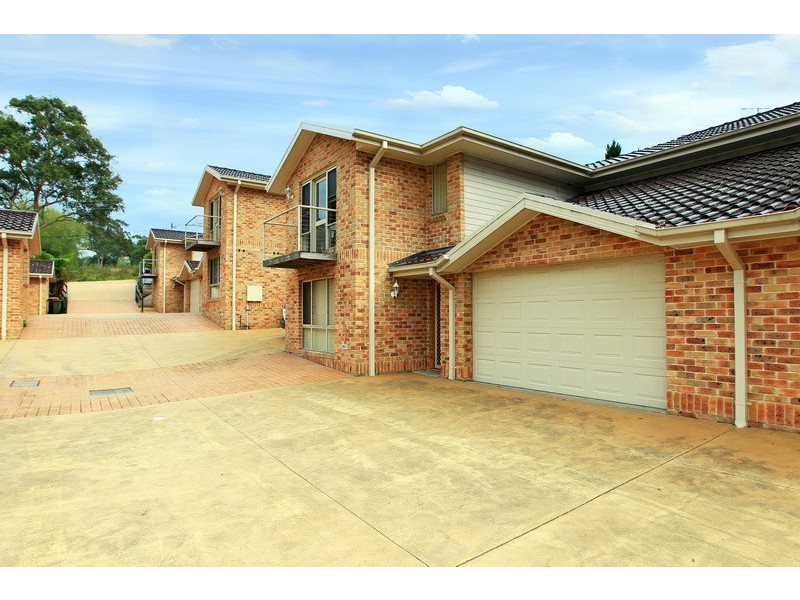 3/64 Brinnawarr Street, Bomaderry NSW 2541