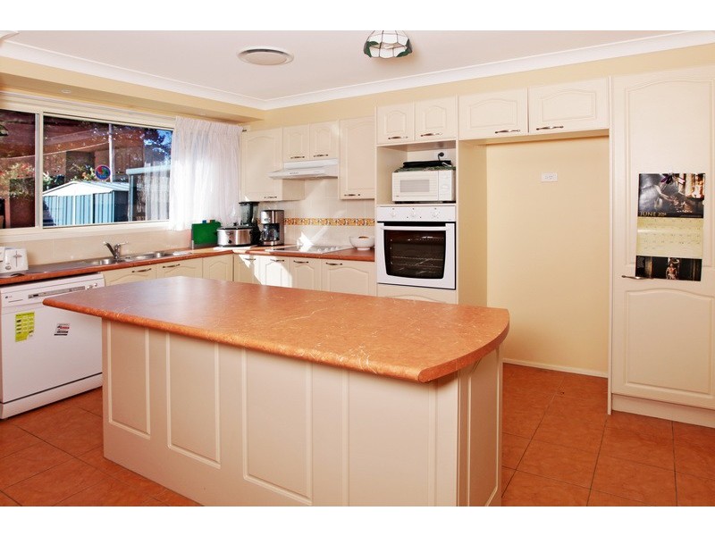 9 Jade Place, Meroo Meadow NSW 2540