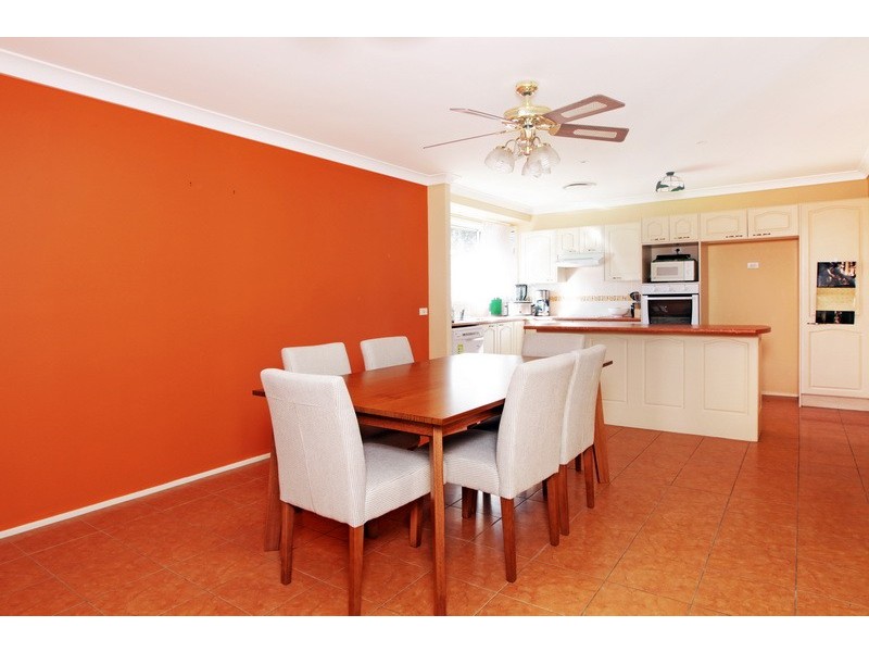 9 Jade Place, Meroo Meadow NSW 2540