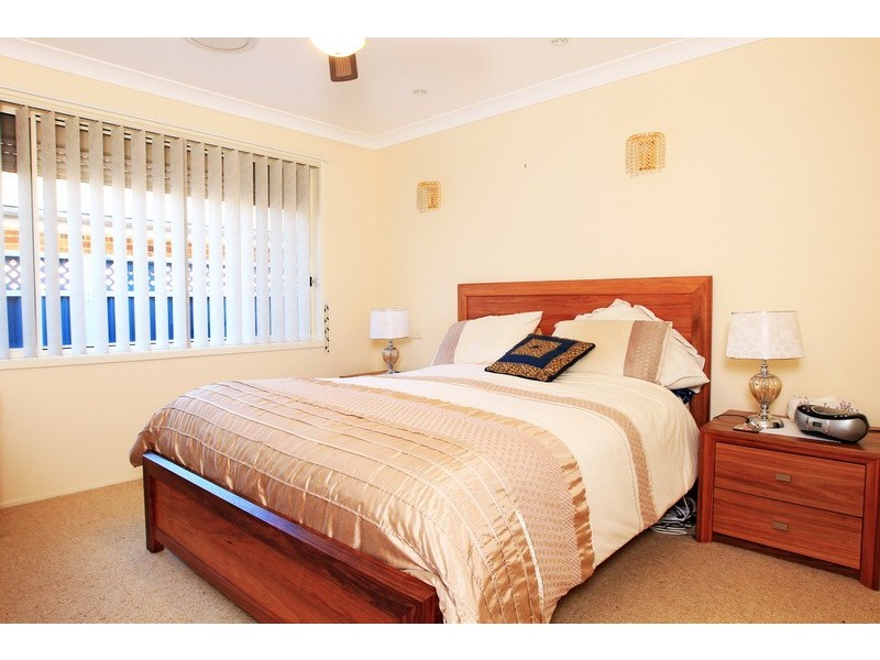 9 Jade Place, Meroo Meadow NSW 2540