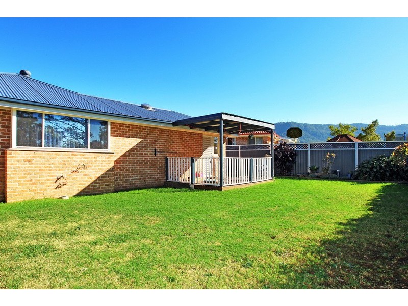 9 Jade Place, Meroo Meadow NSW 2540