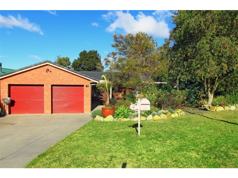 16 Lydon Crescent, Nowra NSW 2541