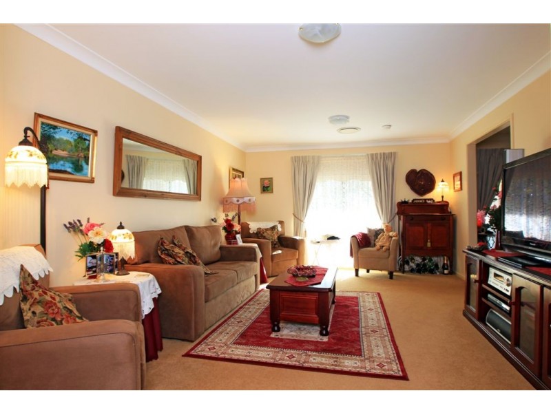 16 Lydon Crescent, Nowra NSW 2541