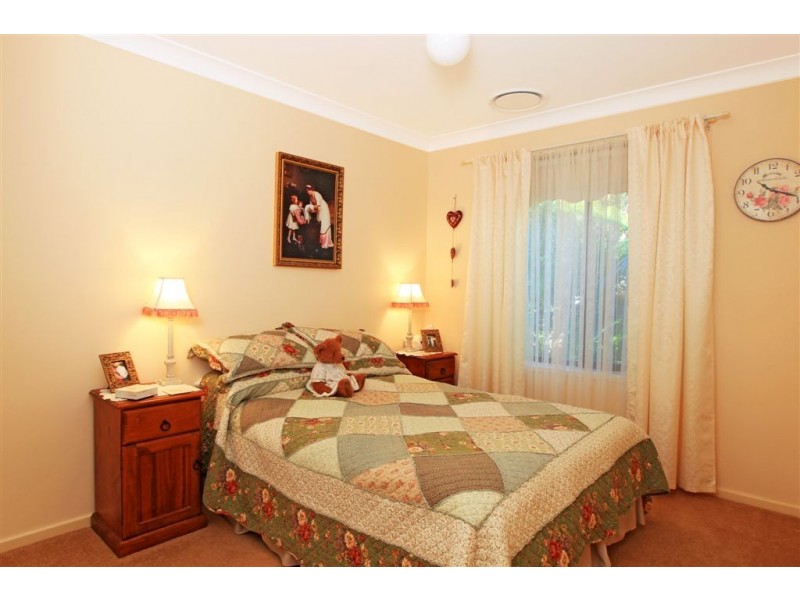 16 Lydon Crescent, Nowra NSW 2541