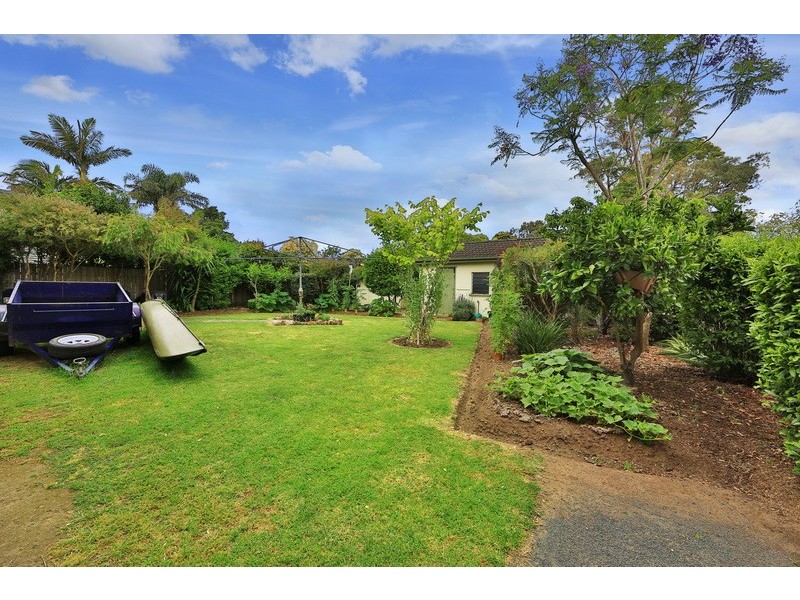 20 Lynburn Ave, Bomaderry NSW 2541