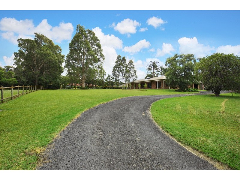 16 Tartarian Crescent, Bomaderry NSW 2541