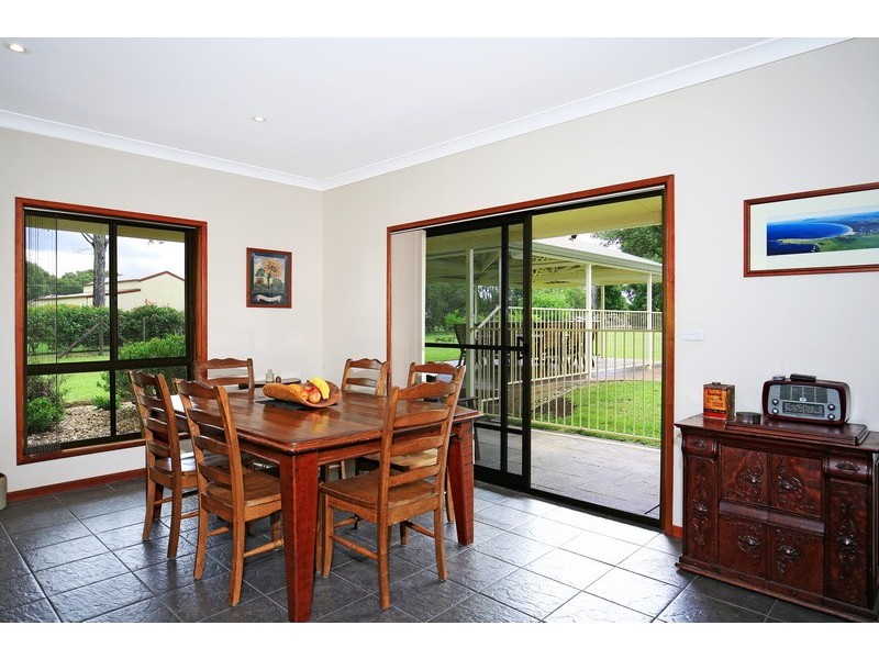 16 Tartarian Crescent, Bomaderry NSW 2541