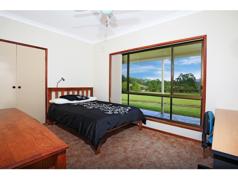 16 Tartarian Crescent, Bomaderry NSW 2541