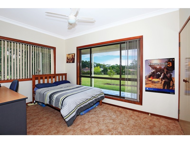 16 Tartarian Crescent, Bomaderry NSW 2541