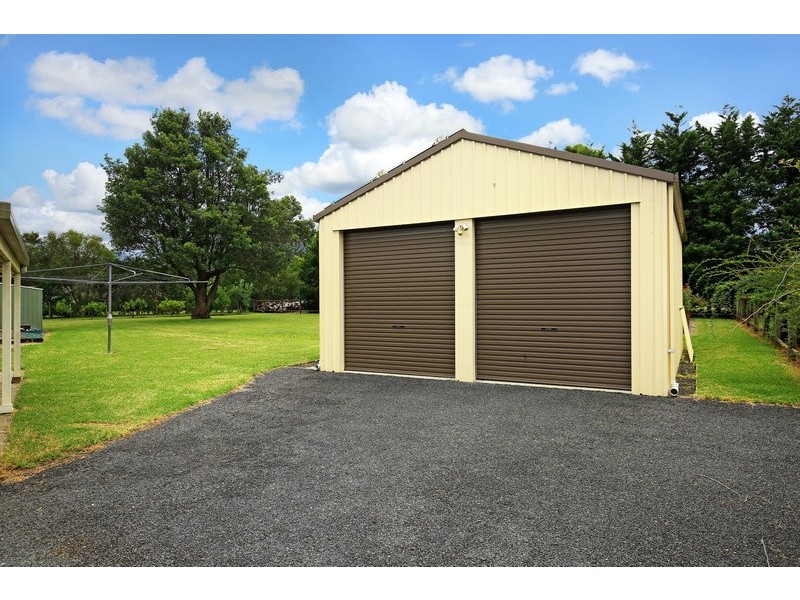 16 Tartarian Crescent, Bomaderry NSW 2541