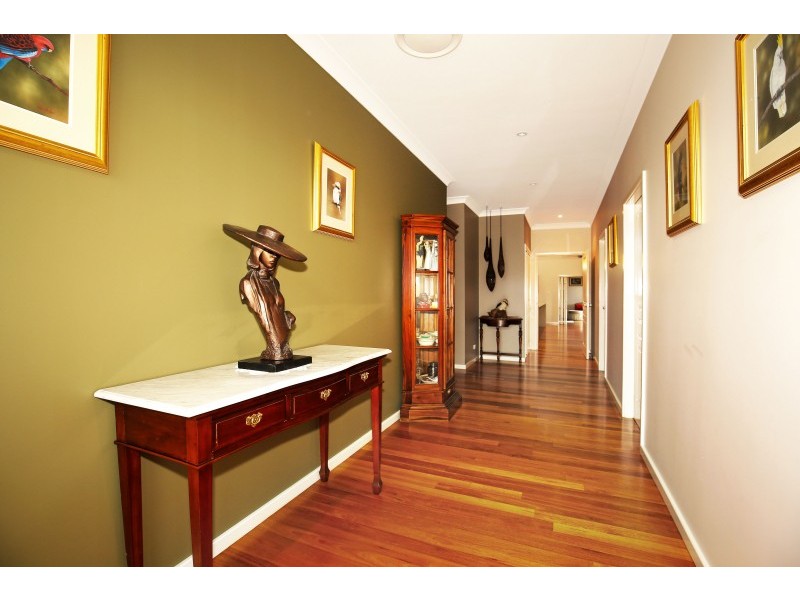 54 Emerald Drive, Meroo Meadow NSW 2540