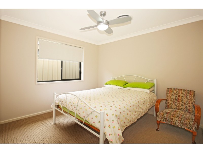 54 Emerald Drive, Meroo Meadow NSW 2540