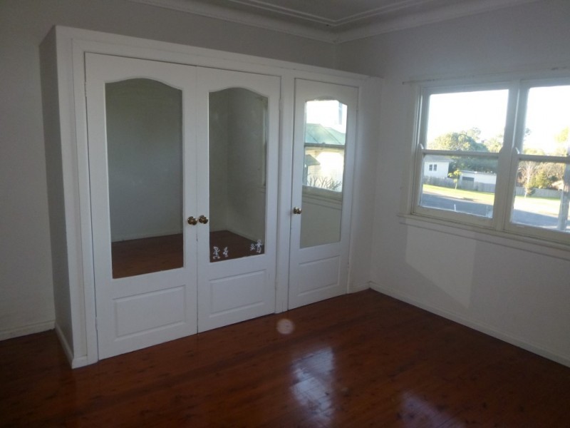 39 Mulgan Cres, Bomaderry NSW 2541