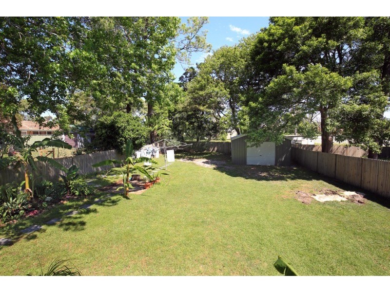 4 RAVENSCLIFFE ROAD, Shoalhaven Heads NSW 2535