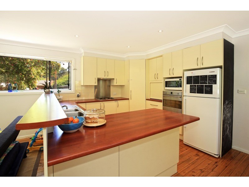 4 RAVENSCLIFFE ROAD, Shoalhaven Heads NSW 2535