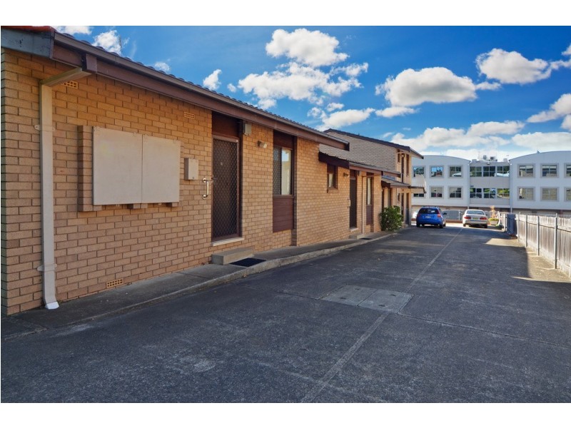 4 BURR AVENUE, Nowra NSW 2541