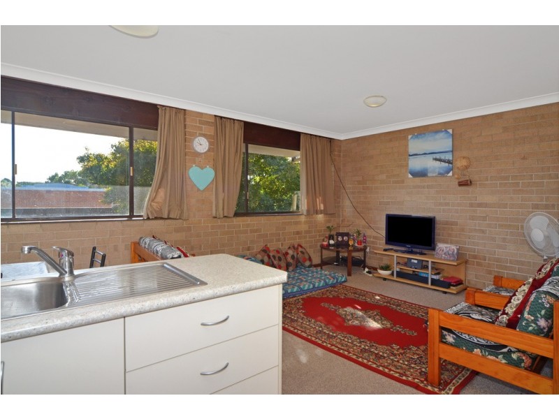 4 BURR AVENUE, Nowra NSW 2541