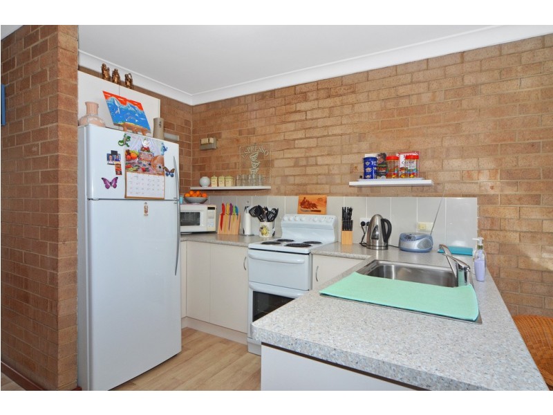 4 BURR AVENUE, Nowra NSW 2541