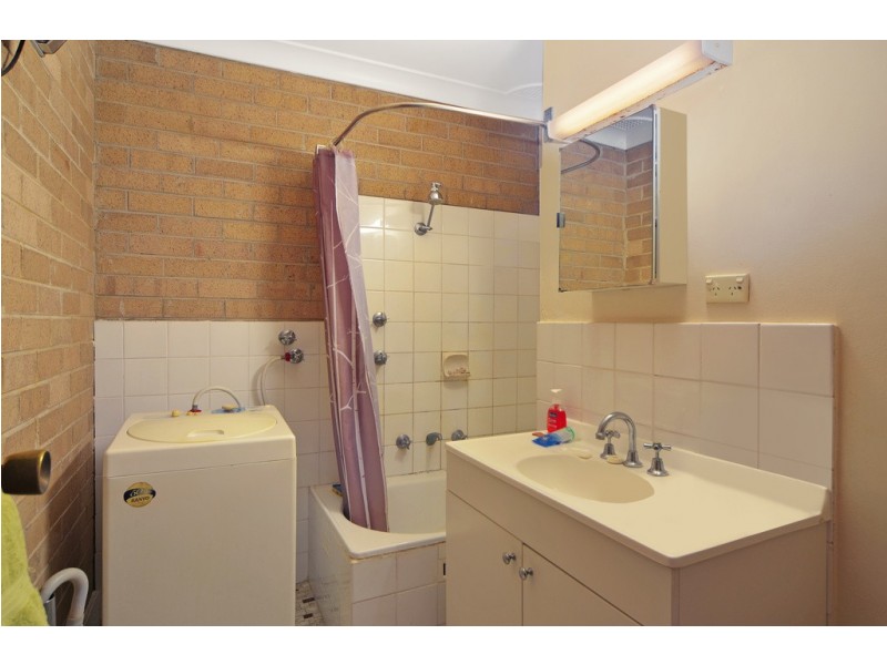 4 BURR AVENUE, Nowra NSW 2541