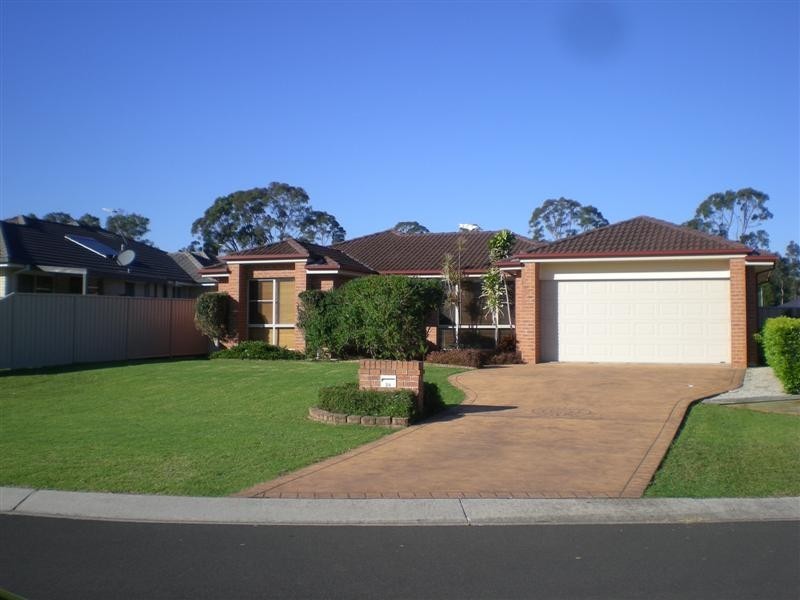 24 LIGHTWOOD DRIVE, West Nowra NSW 2541
