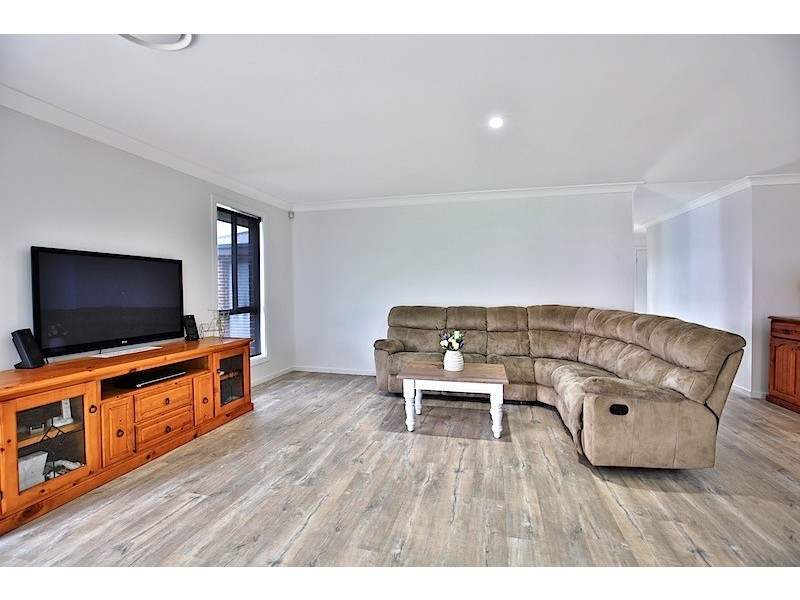 18 WATTLEBIRD ROAD, South Nowra NSW 2541