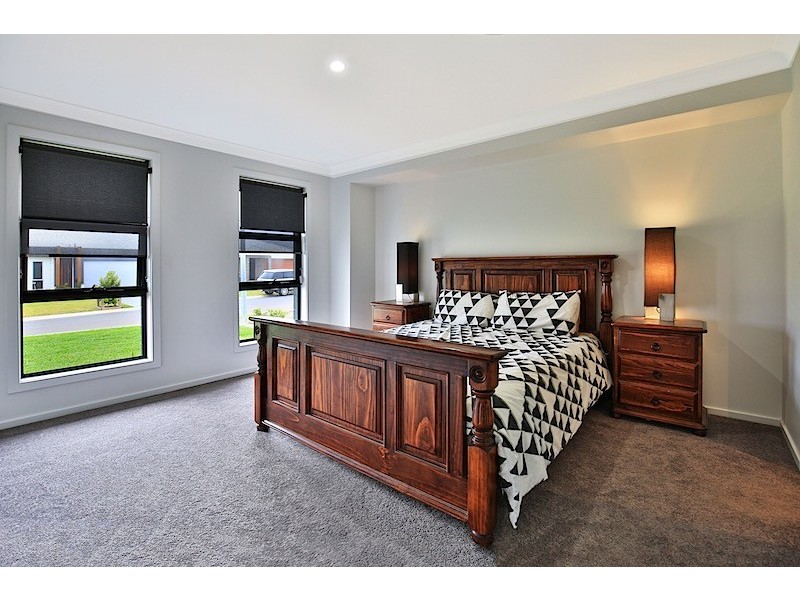 18 WATTLEBIRD ROAD, South Nowra NSW 2541