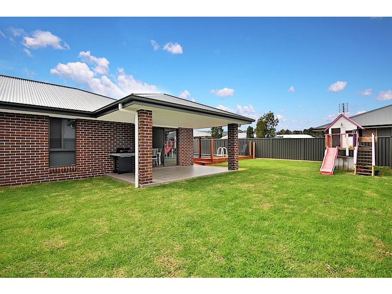18 WATTLEBIRD ROAD, South Nowra NSW 2541