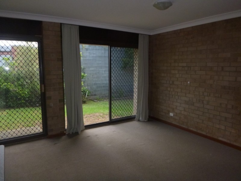 4 4 BURR AVENUE, Nowra NSW 2541