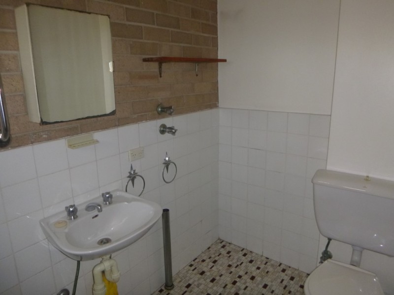 5 4 BURR AVENUE, Nowra NSW 2541