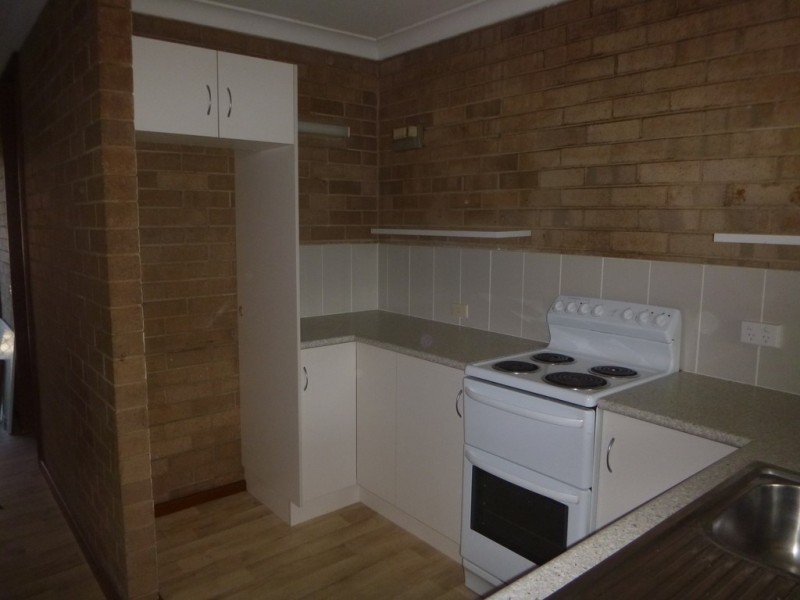 5 4 BURR AVENUE, Nowra NSW 2541