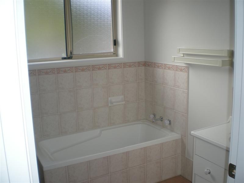 13 MAGNOLIA GROVE, Bomaderry NSW 2541