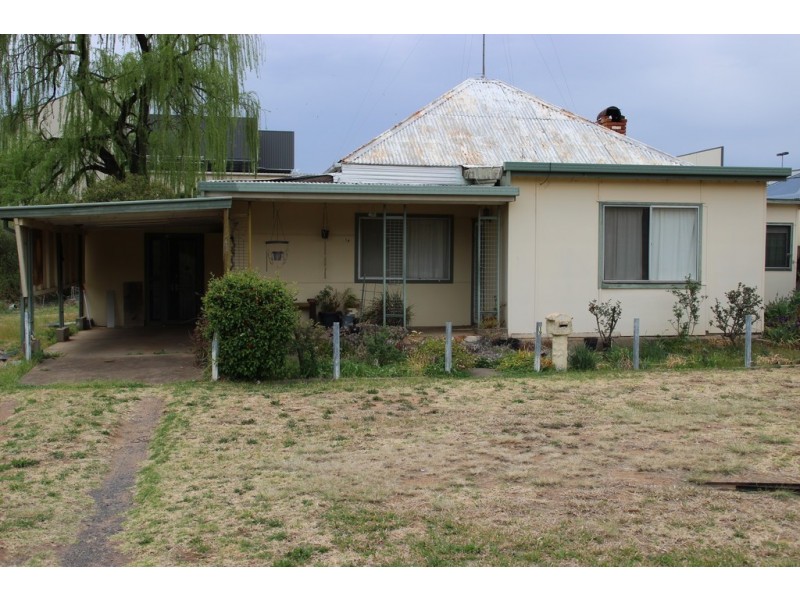 19 ROBERTSON STREET, Coonabarabran NSW 2357