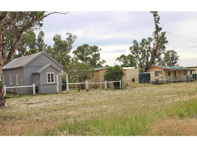 2401 PURLEWAUGH ROAD, Purlewaugh NSW 2357