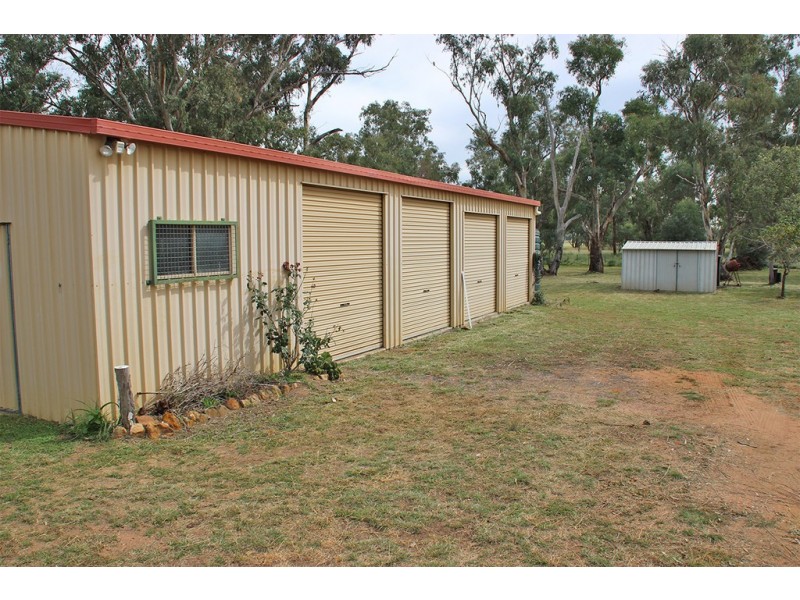 2401 PURLEWAUGH ROAD, Purlewaugh NSW 2357