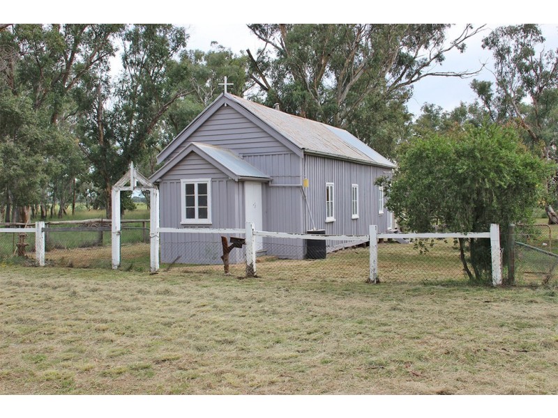 2401 PURLEWAUGH ROAD, Purlewaugh NSW 2357